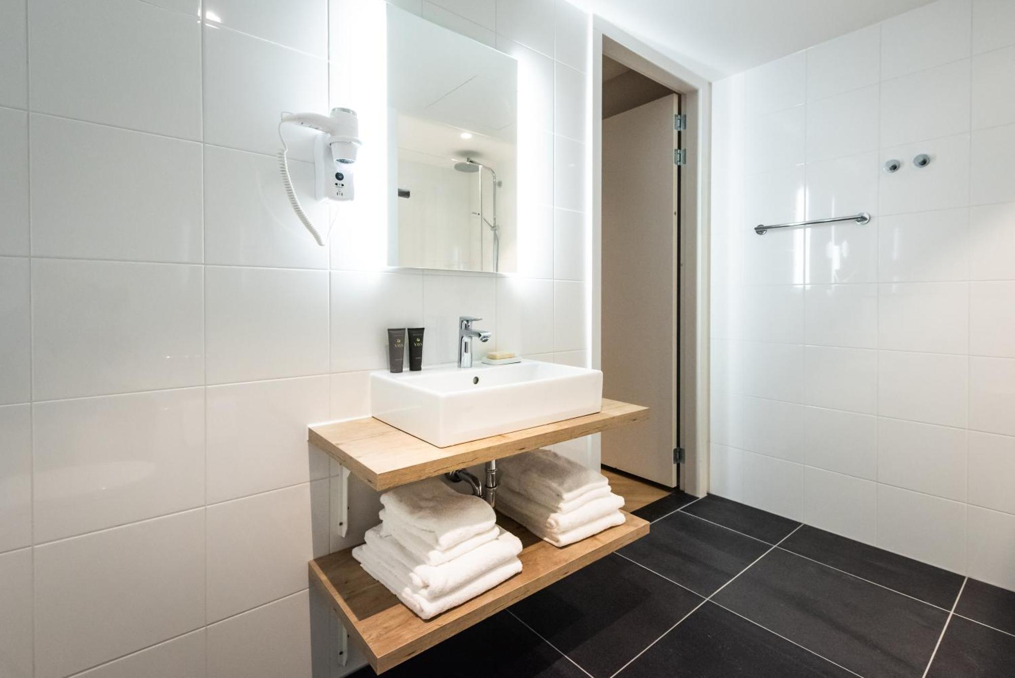 YAYS Amsterdam Docklands Aparthotel Exteriör bild